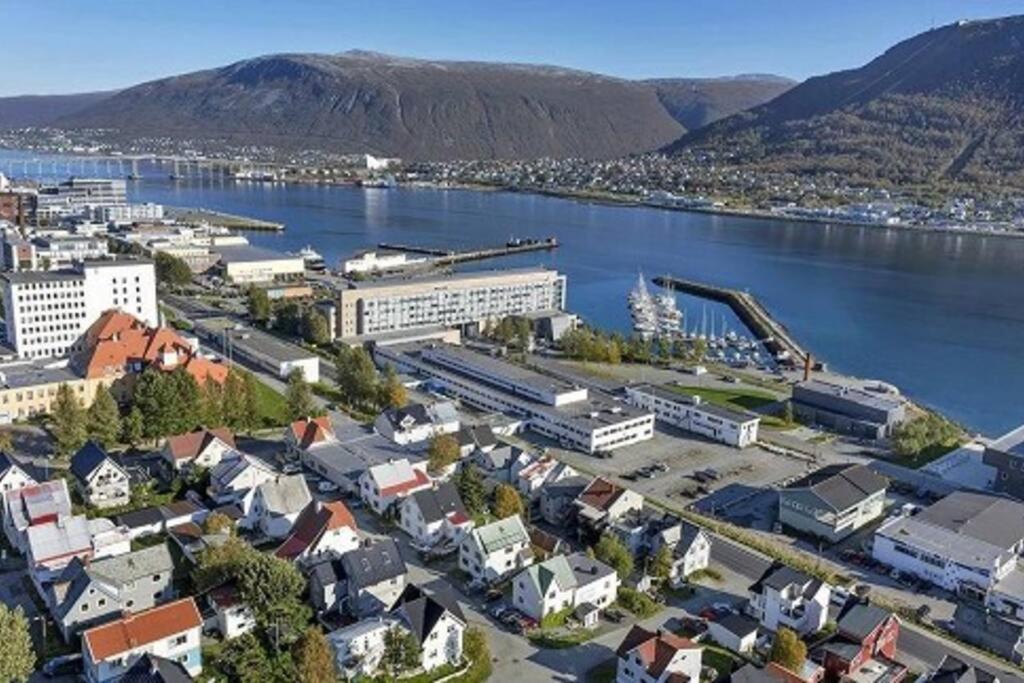 In The Heart Of The Aurora Borealis - Tromso City ภายนอก รูปภาพ